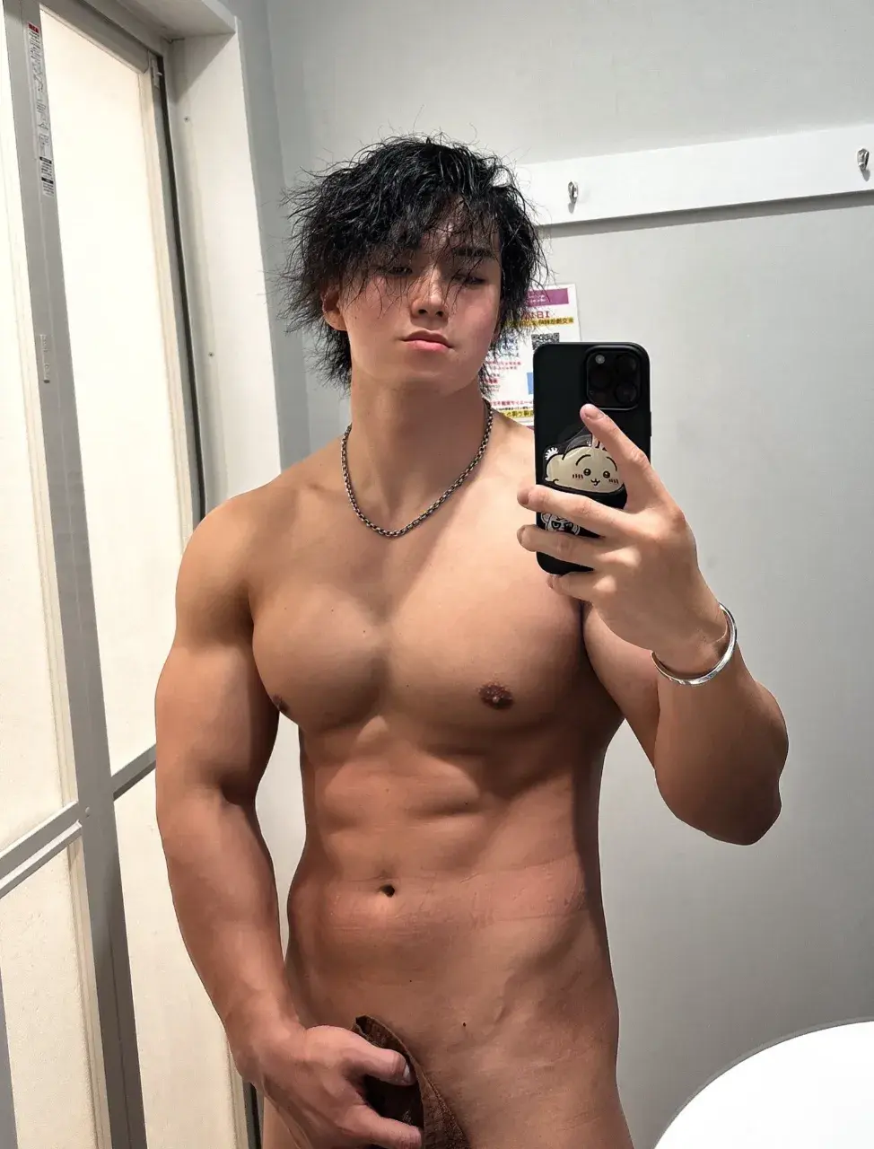 หนุ่มญี่ปุ่นแดนพระอาทิตย์อุทัย.