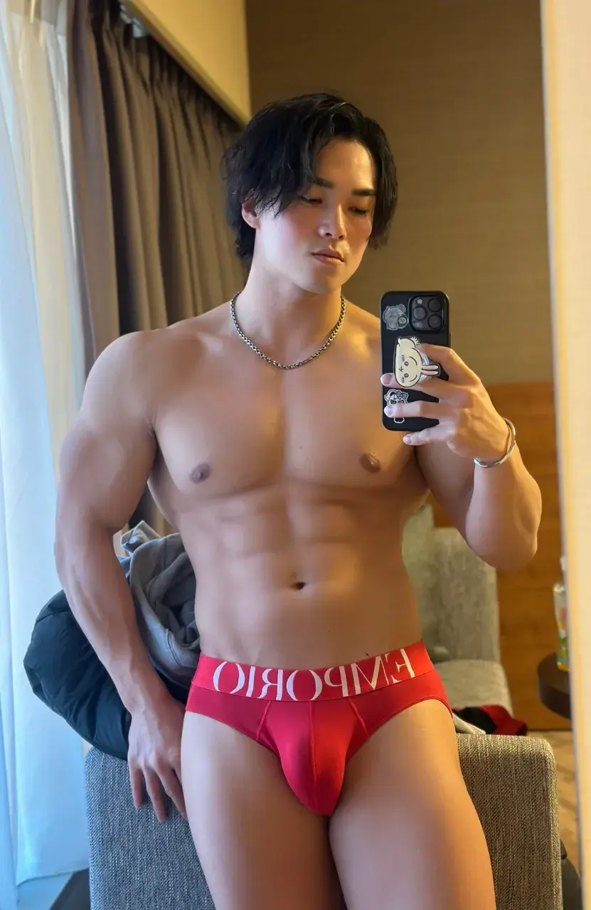 หนุ่มญี่ปุ่นแดนพระอาทิตย์อุทัย.