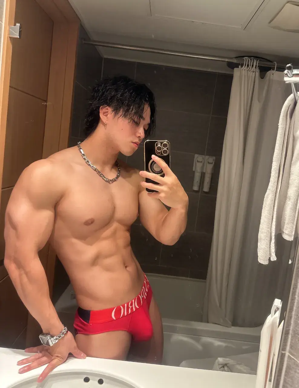 หนุ่มญี่ปุ่นแดนพระอาทิตย์อุทัย.