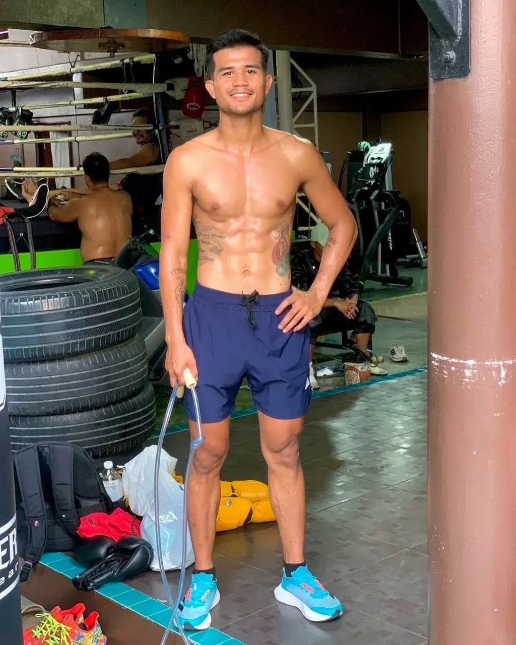 เจ็บกี่หนจะทนเพราะรัก