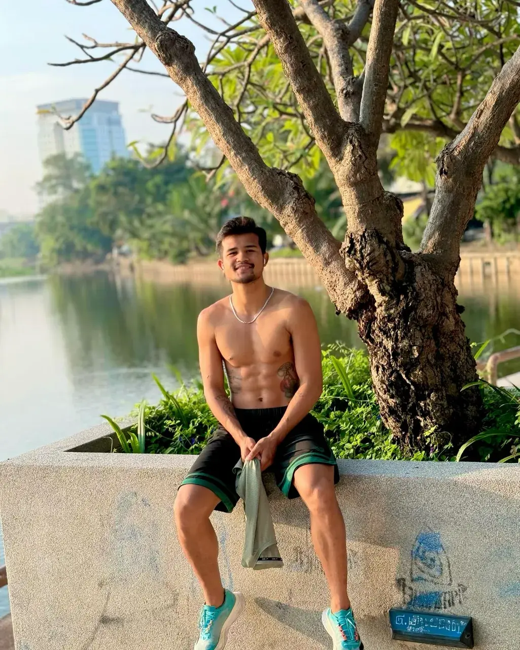 เจ็บกี่หนจะทนเพราะรัก