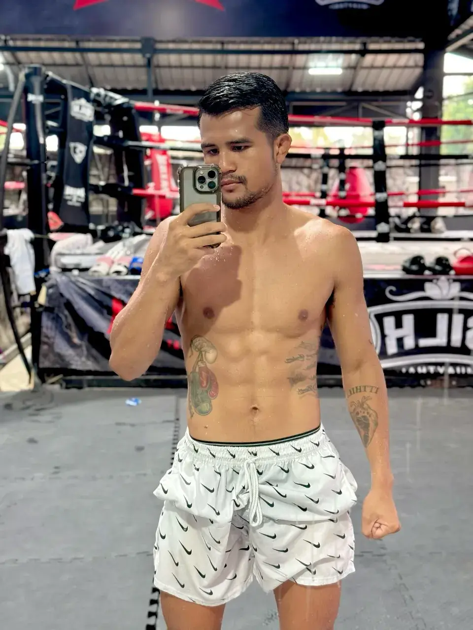 เจ็บกี่หนจะทนเพราะรัก