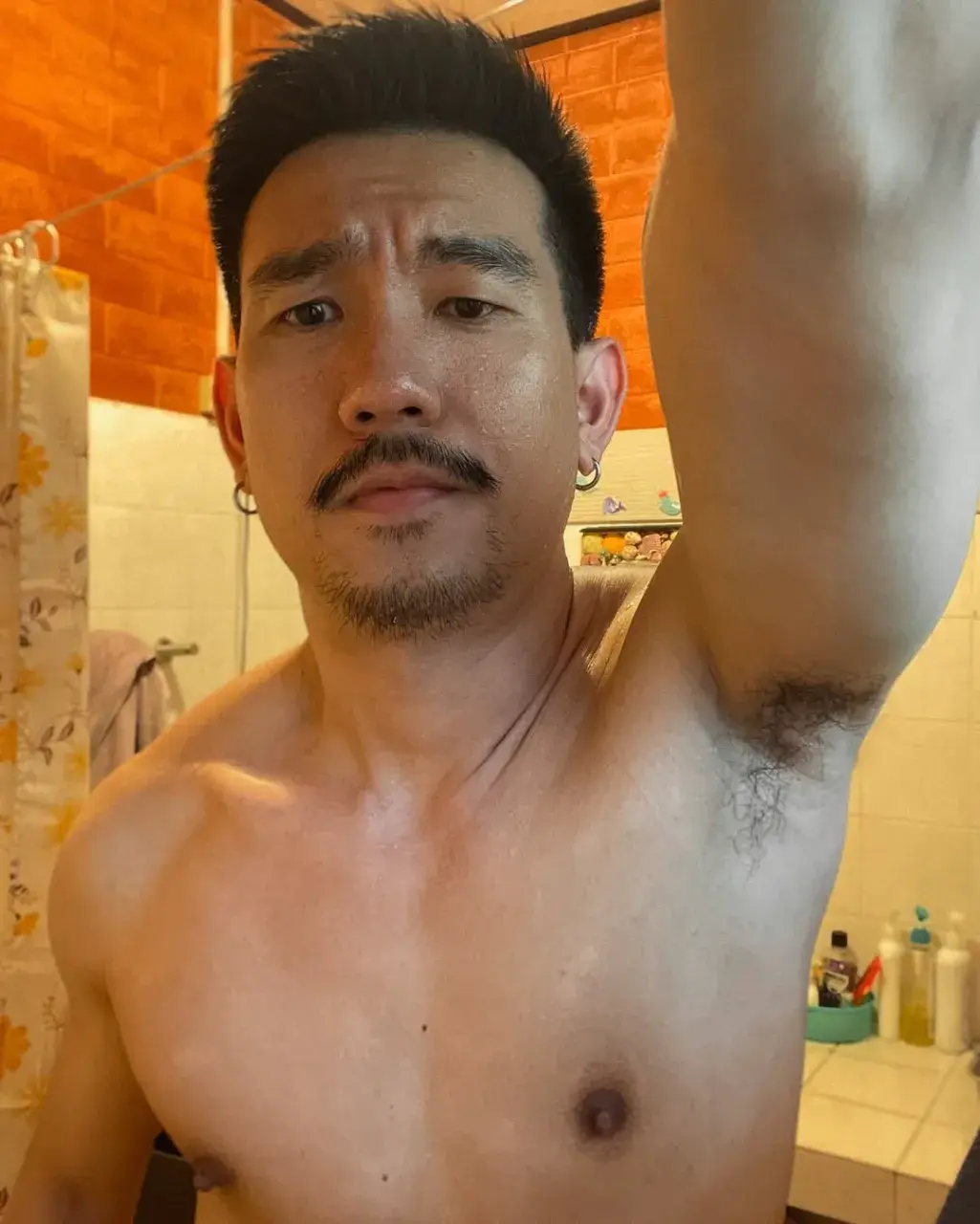 ให้หนวดเสว