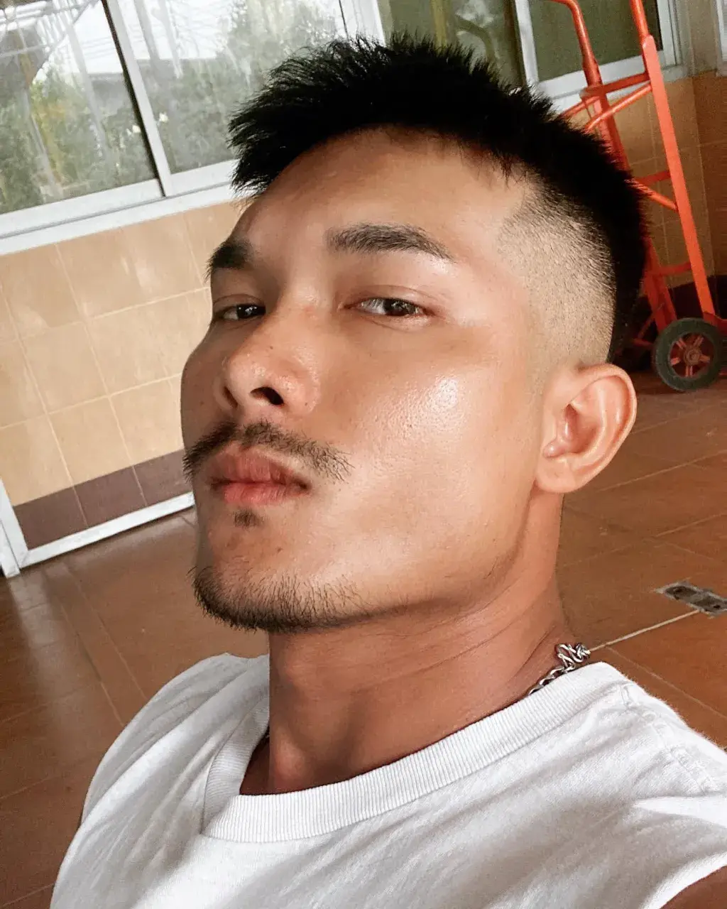 ล่ำๆเห็นแล้วสั่นเลย