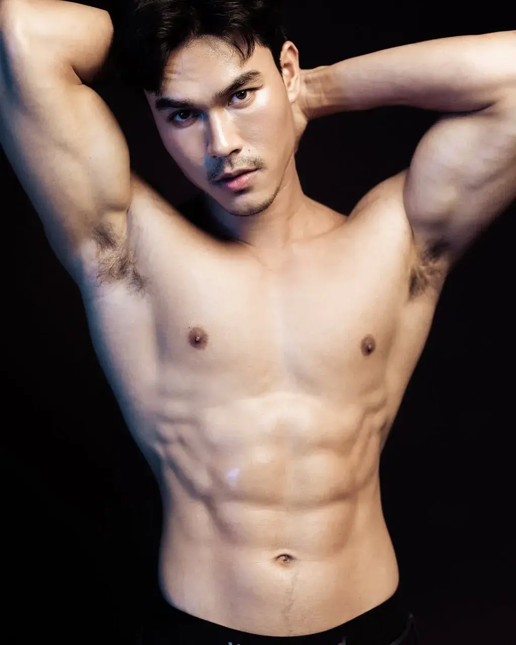 ที่รักของฉันคือเธอๆและเธอ