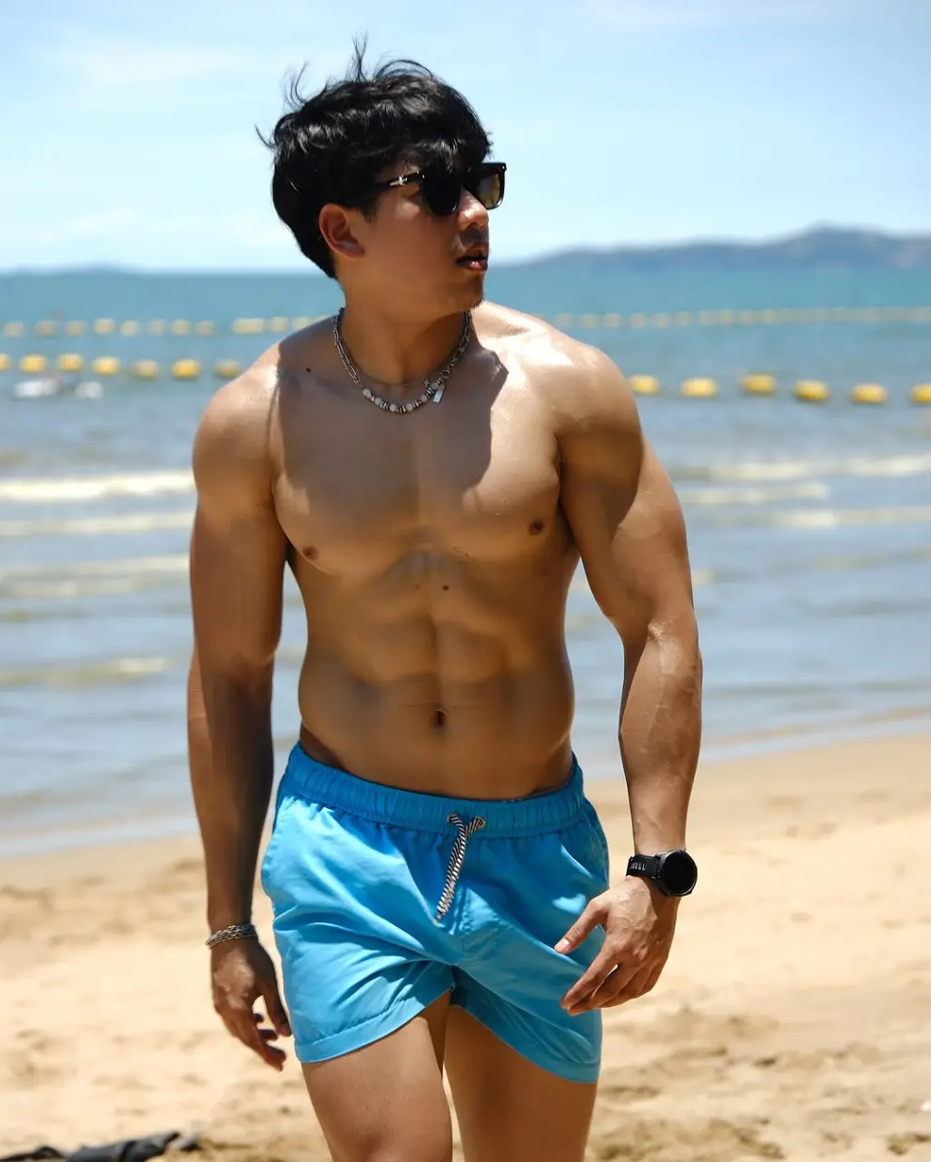 Cool GUY : Apicha Amp Boonrangsee