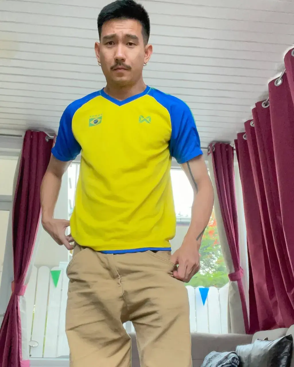 ผัวเขาเราเขิน