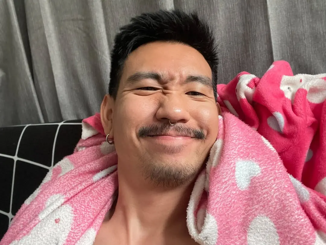 ผัวเขาเราเขิน