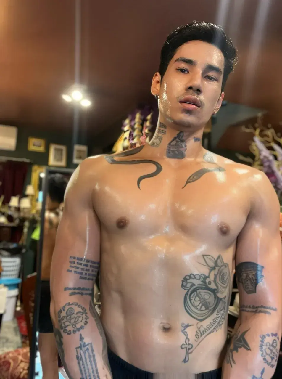 หลงรอยสักว่ะ