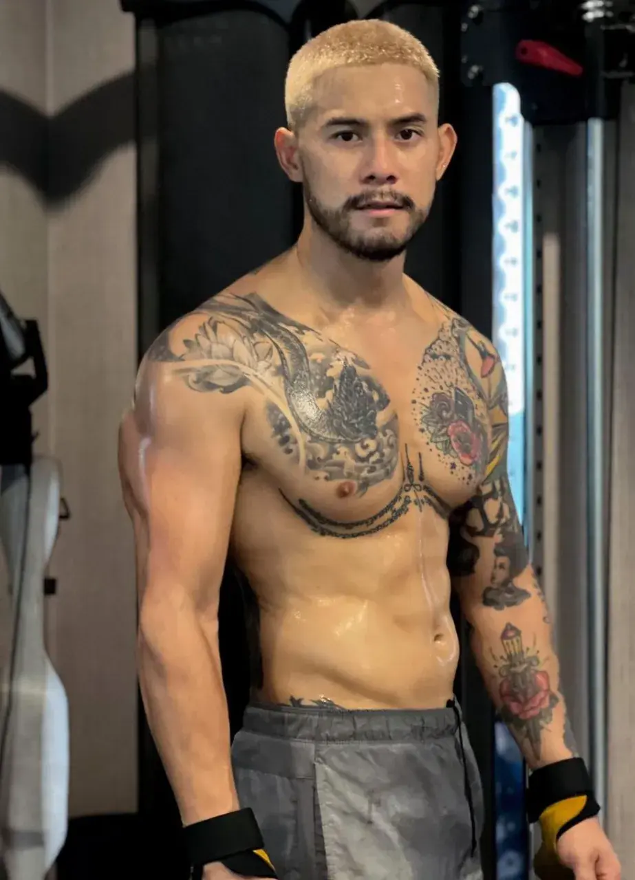 หลงรอยสักว่ะ