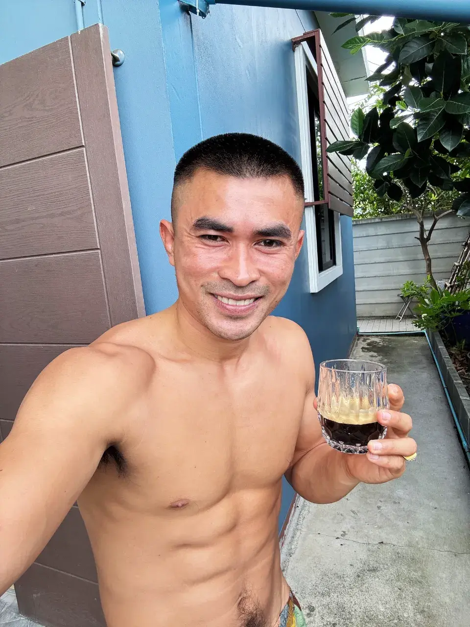 อยากเลียเชตนี้