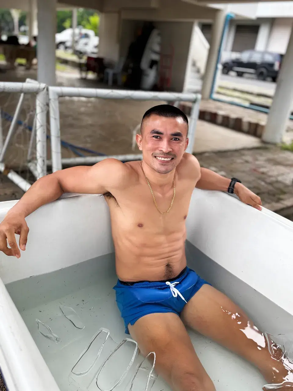 อยากเลียเชตนี้