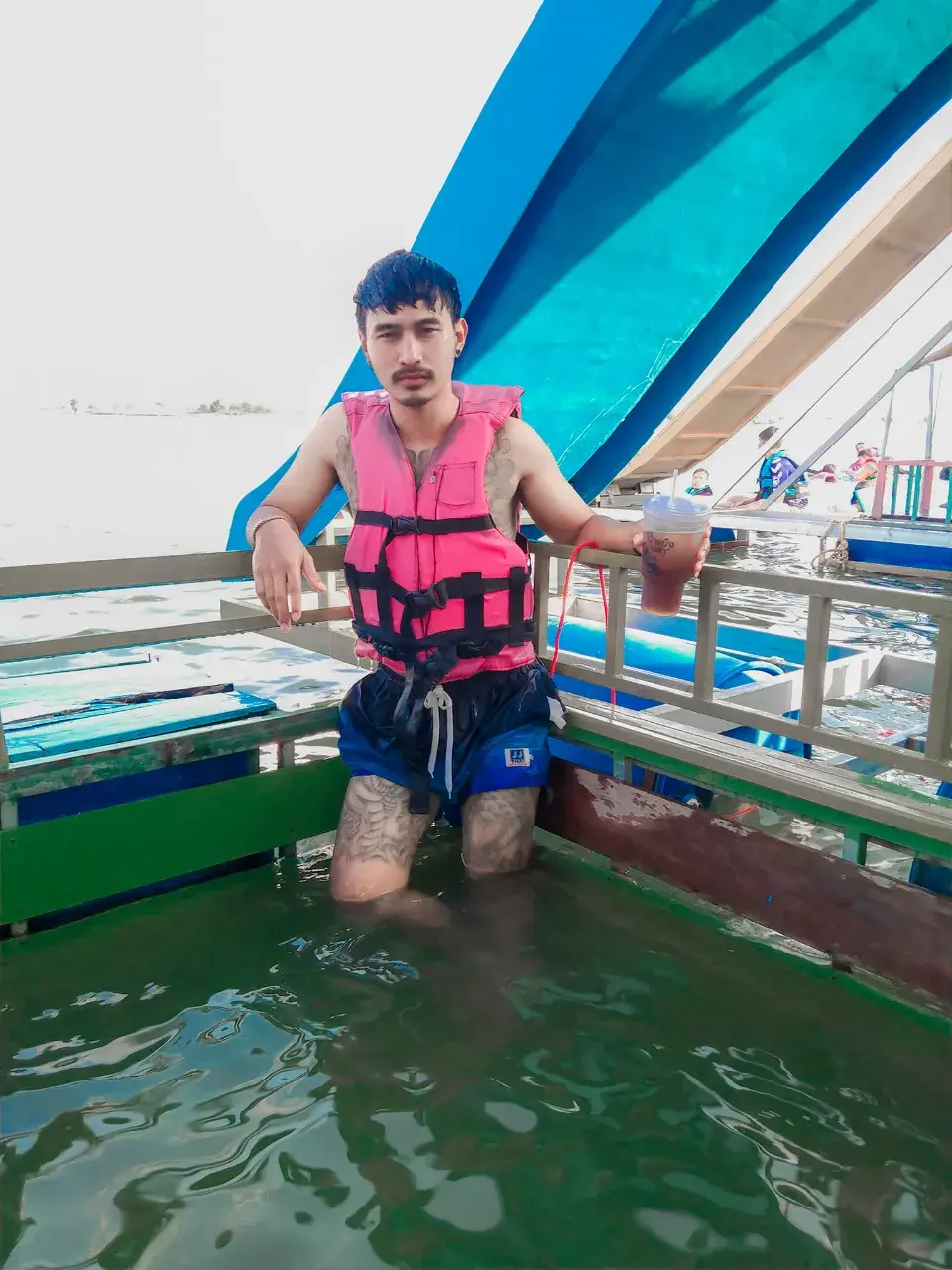 อยากเลียเชตนี้