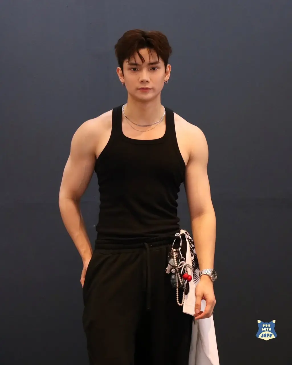 Cool and cute guy : 𝑱𝑬𝑭𝑭𝒀 ( 제프 )