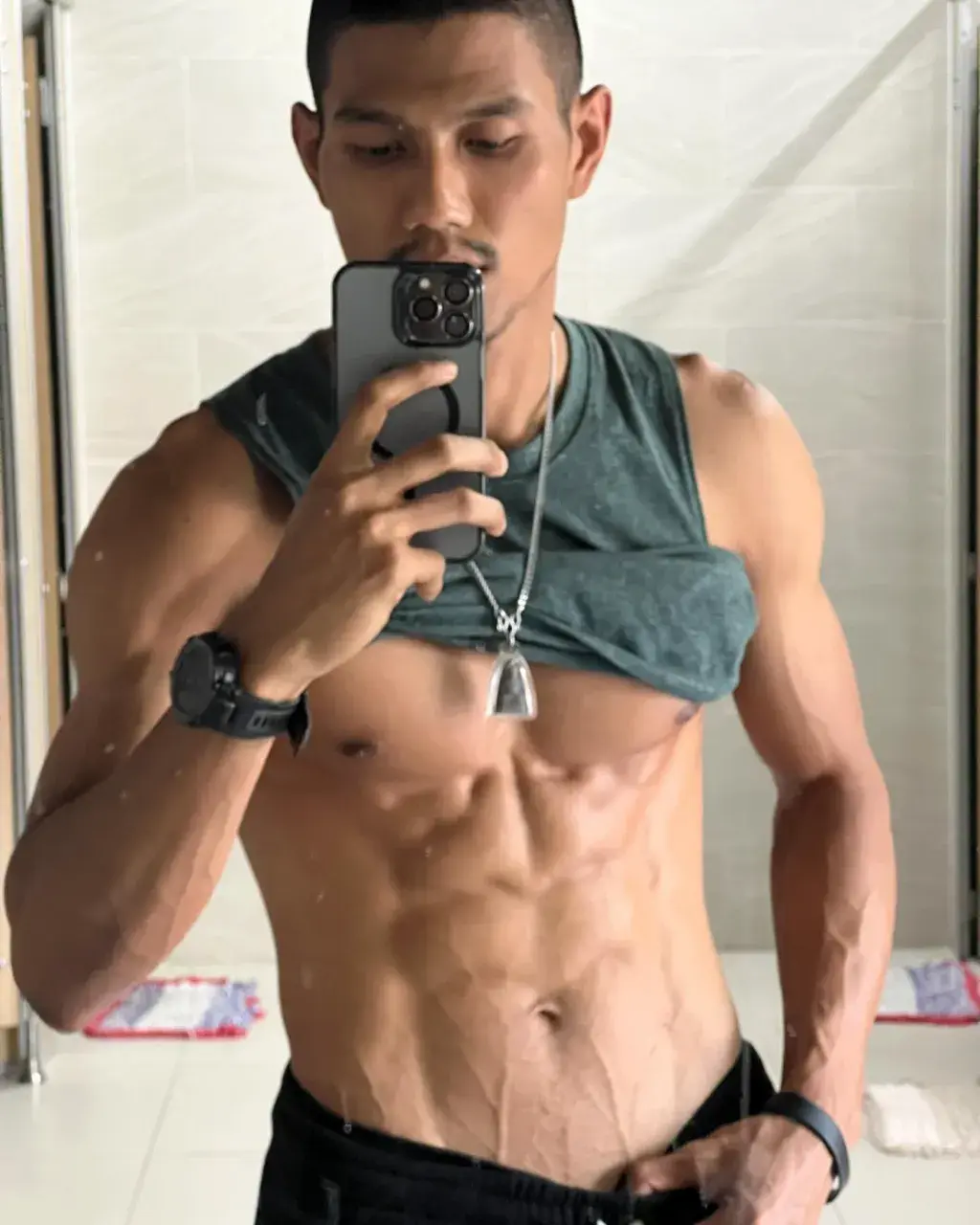 ลุค-เข้มๆ001