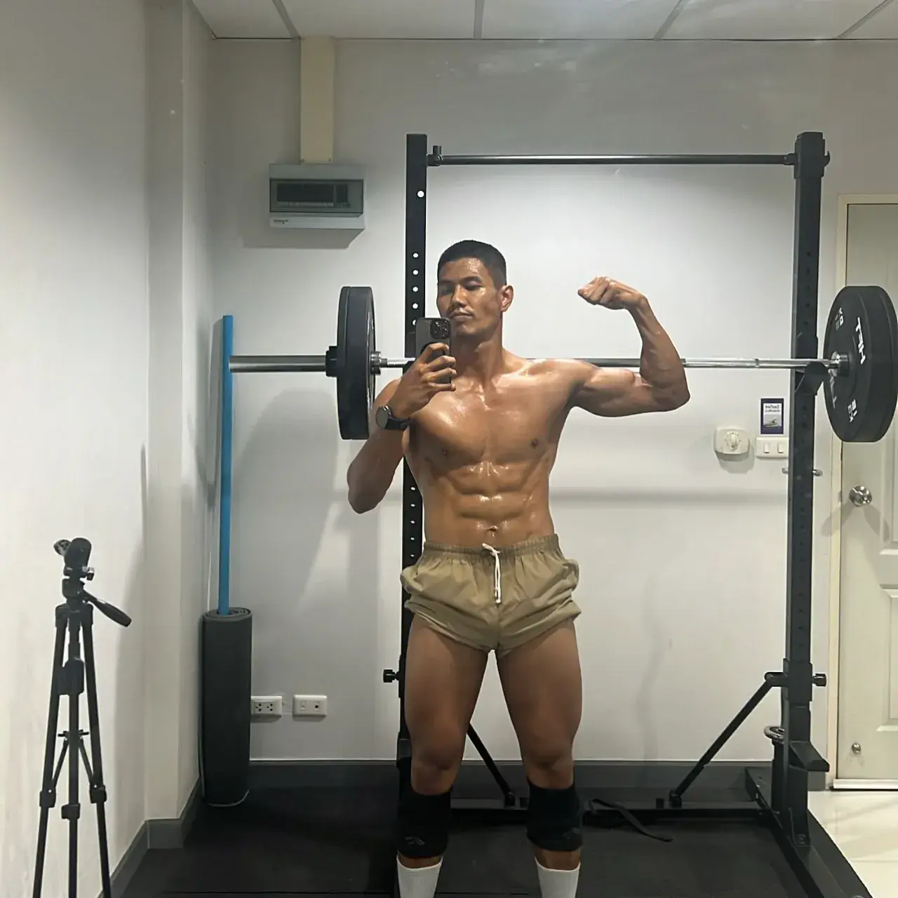 ลุค-เข้มๆ001