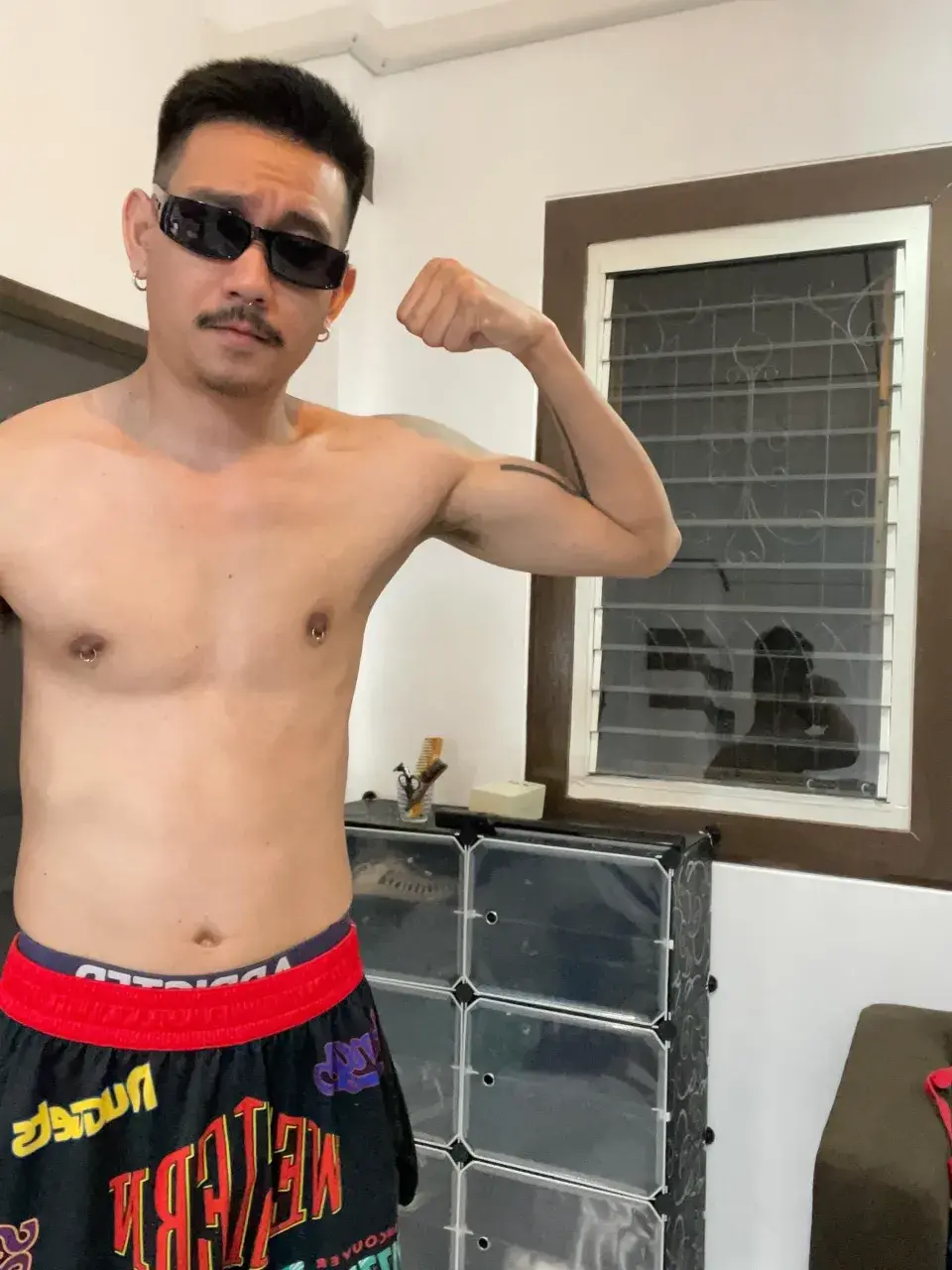 ตกหลุมสวาท