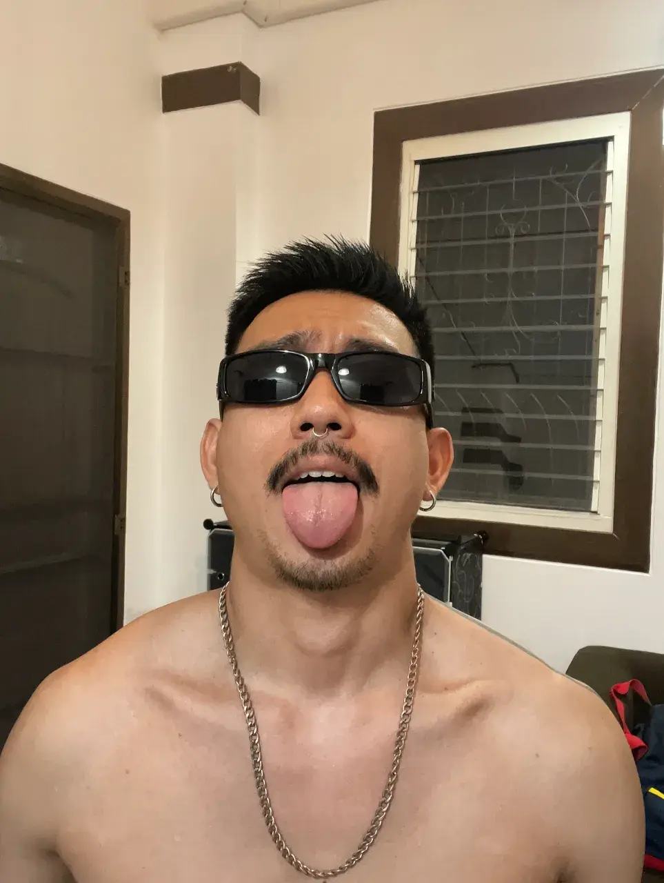 ตกหลุมสวาท