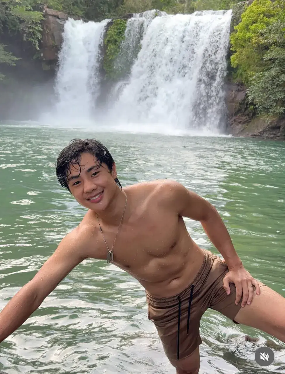 ตกหลุมสวาท