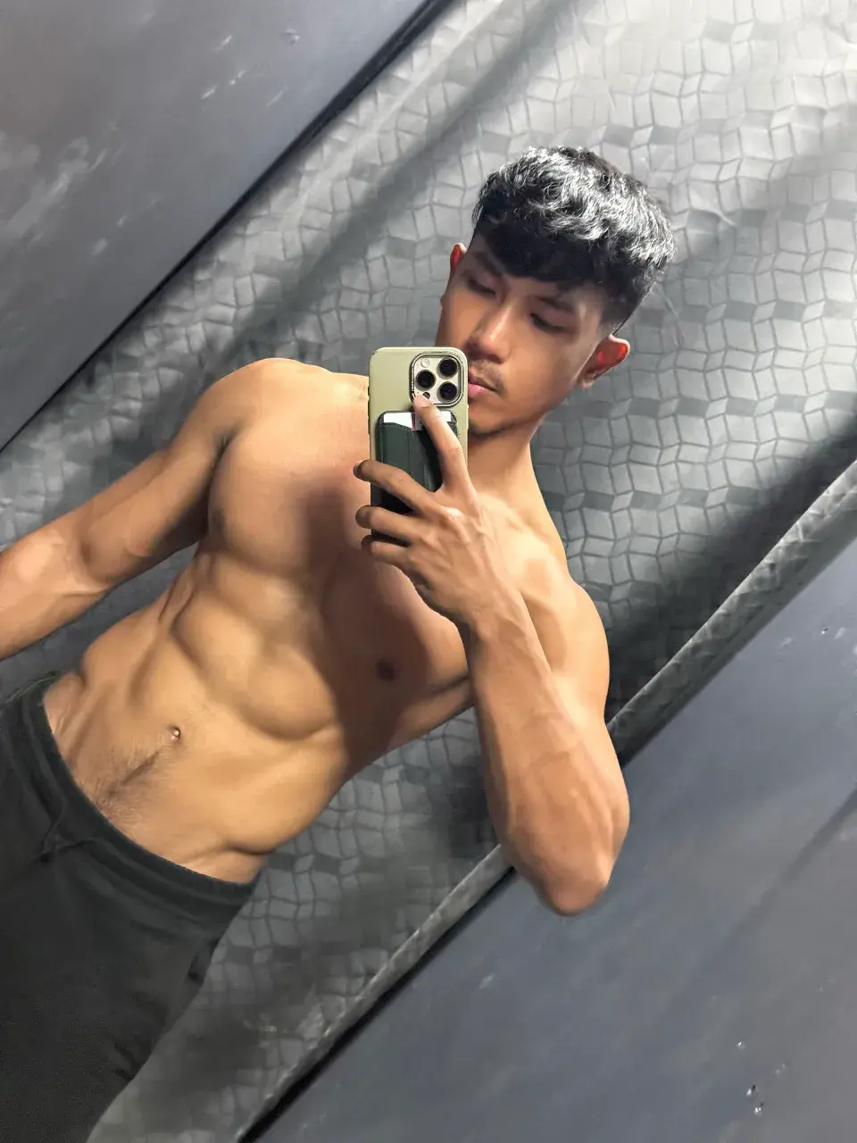 แบกท่อน้ำไว้ปล่อยนาน้อง