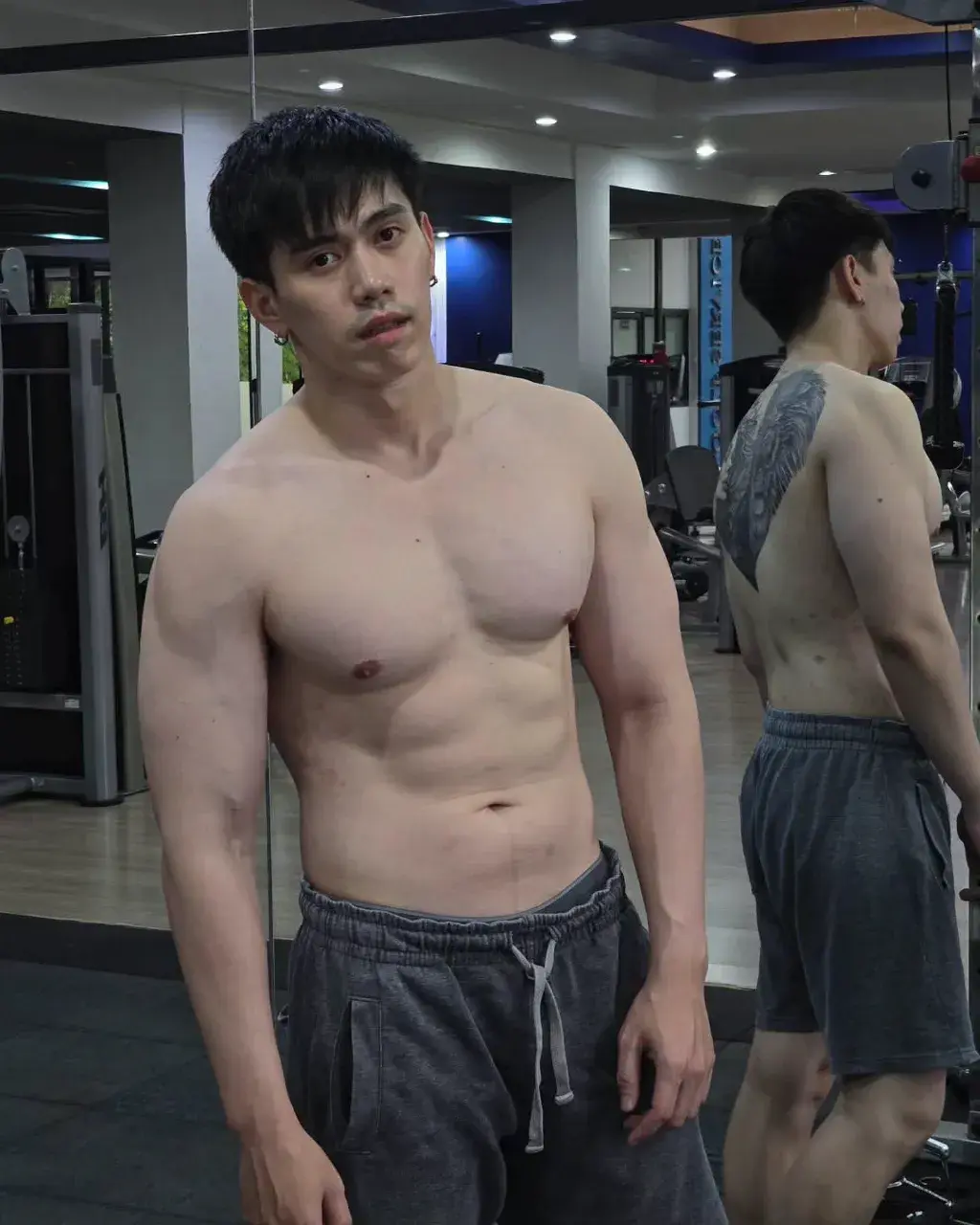 แบกท่อน้ำไว้ปล่อยนาน้อง