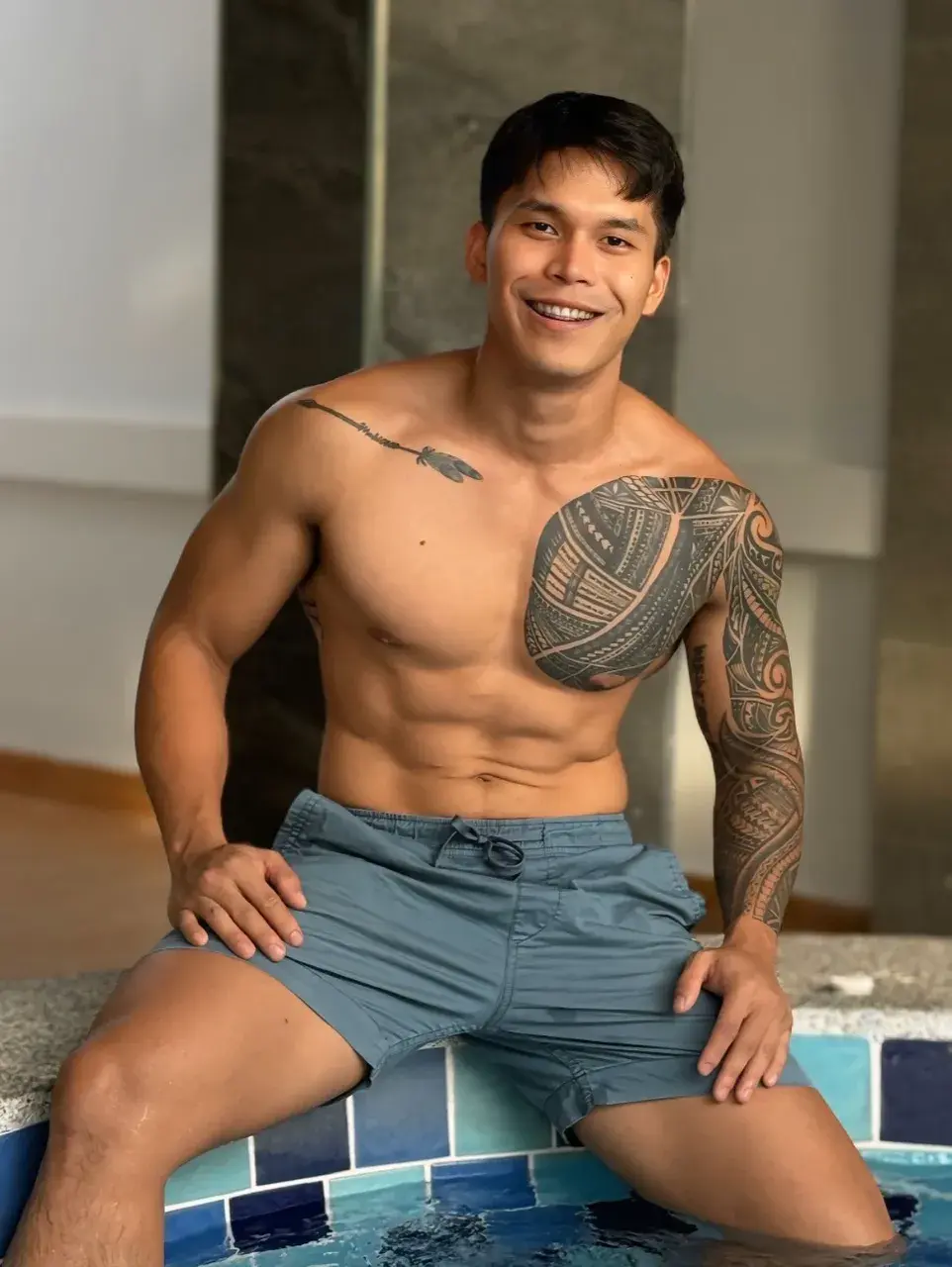 แบกท่อน้ำไว้ปล่อยนาน้อง