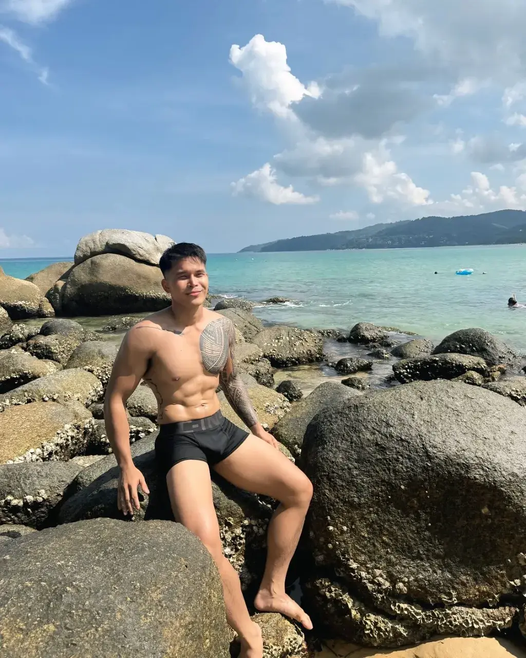 แบกท่อน้ำไว้ปล่อยนาน้อง
