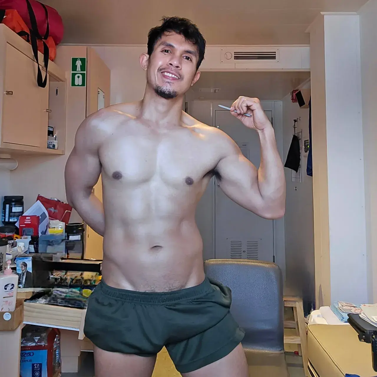 รักแล้วเลียหน่อย