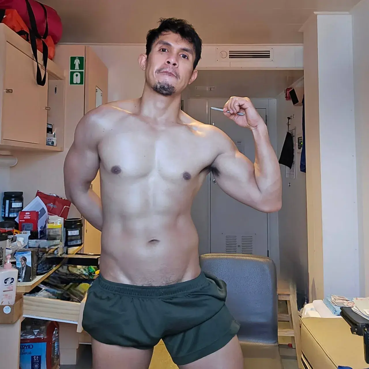 รักแล้วเลียหน่อย