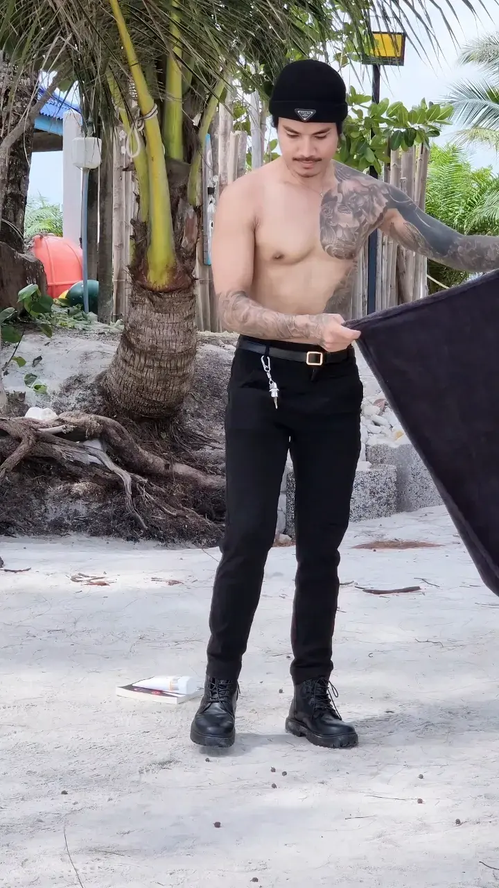แค่เธอชูแขนเราก้อเสียวเสร็จ