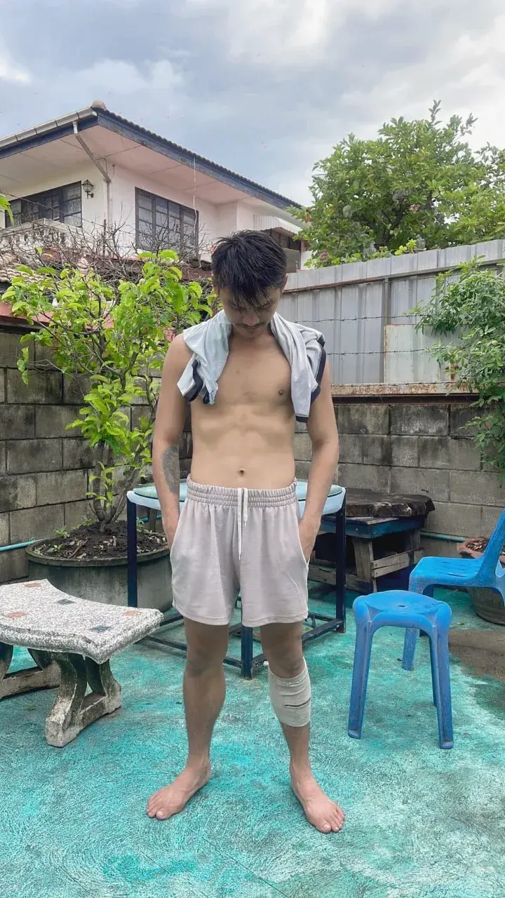 แค่เธอชูแขนเราก้อเสียวเสร็จ