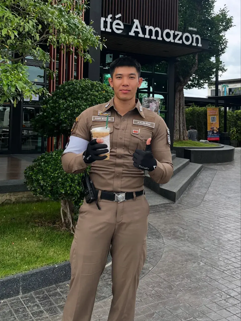 แค่เธอชูแขนเราก้อเสียวเสร็จ