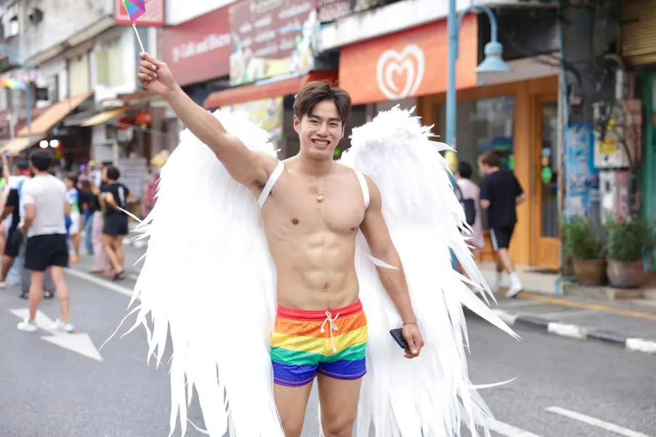 แฝดคนดัง งาน pride ภูเก็ต 2025