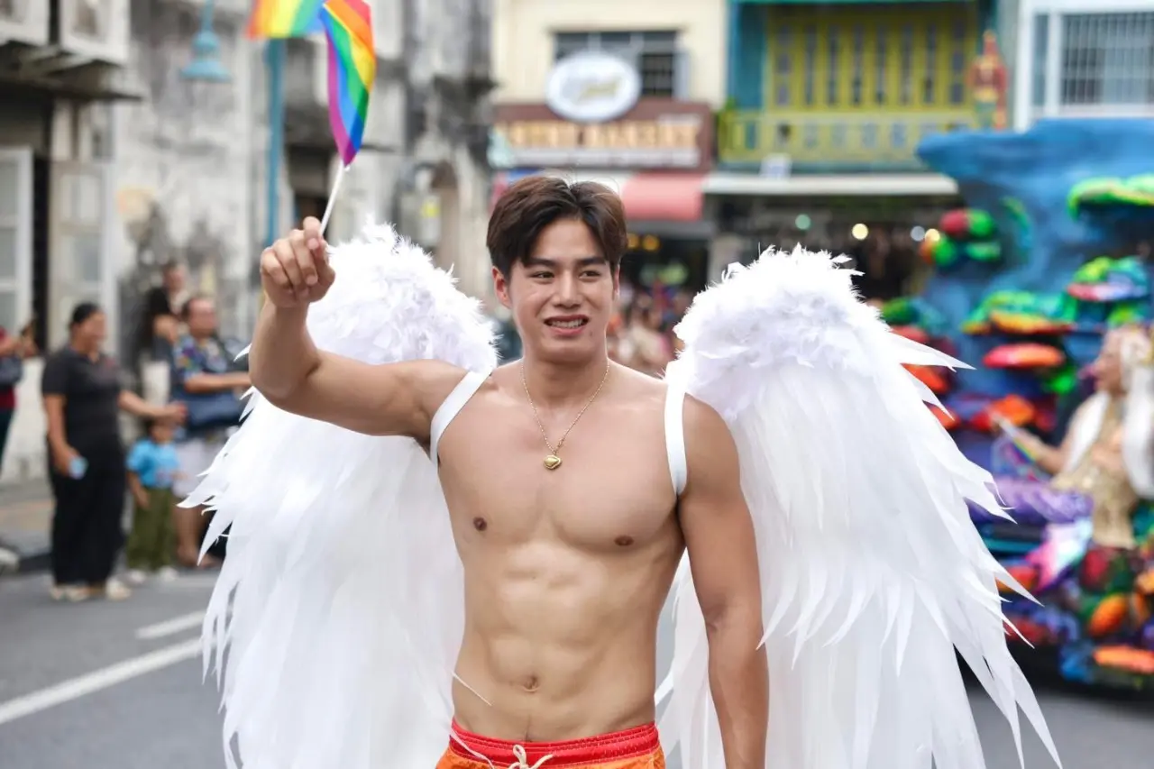 แฝดคนดัง งาน pride ภูเก็ต 2025