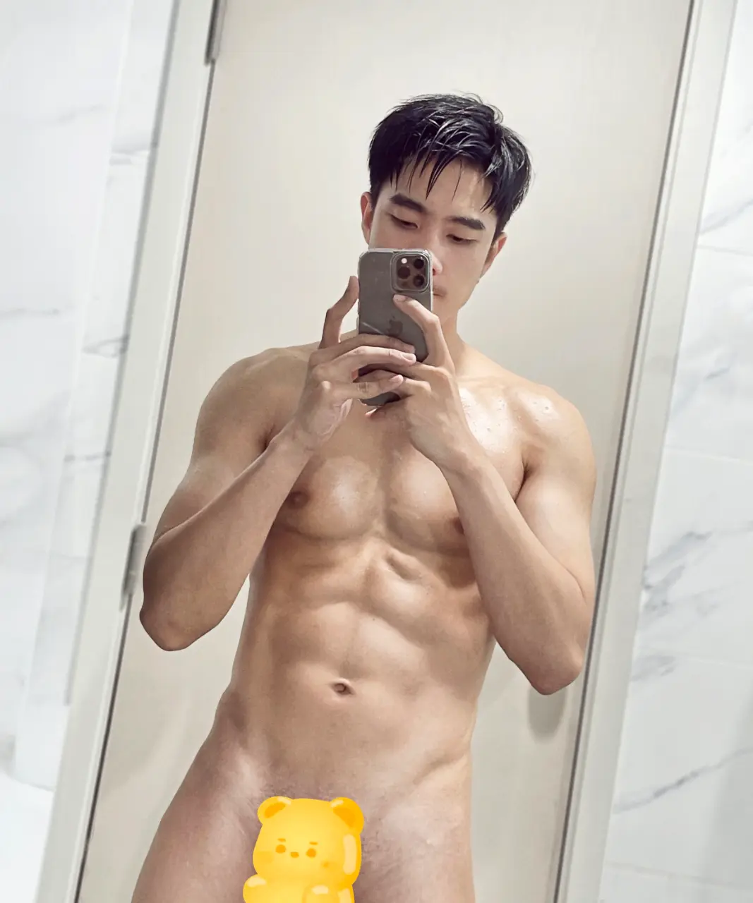 Some of Mckers' risqué postings - โพสต์ที่ไม่เหมาะสมของ Mckers