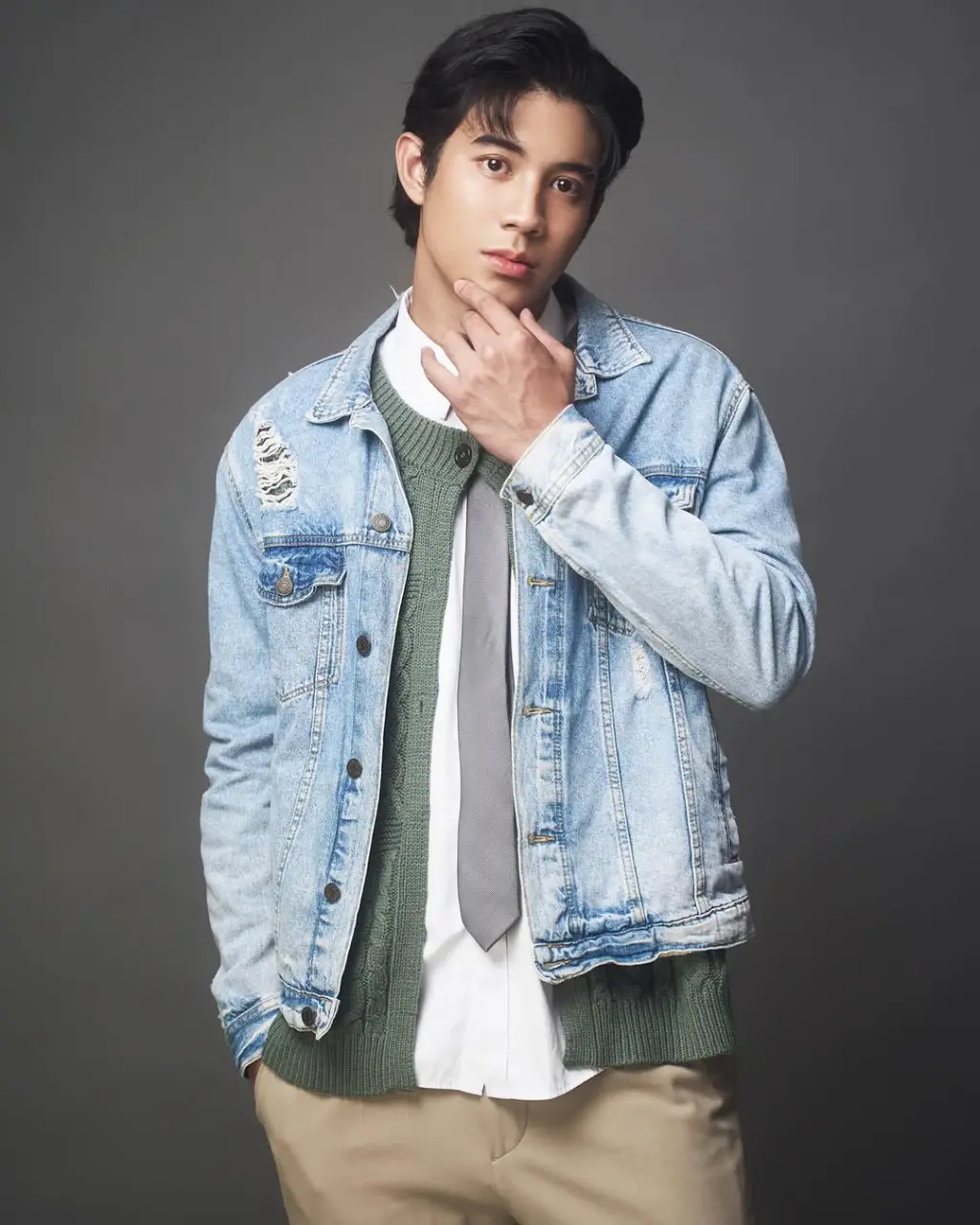 Model and Make-Up Artist : Kenneth Rios Marcelino