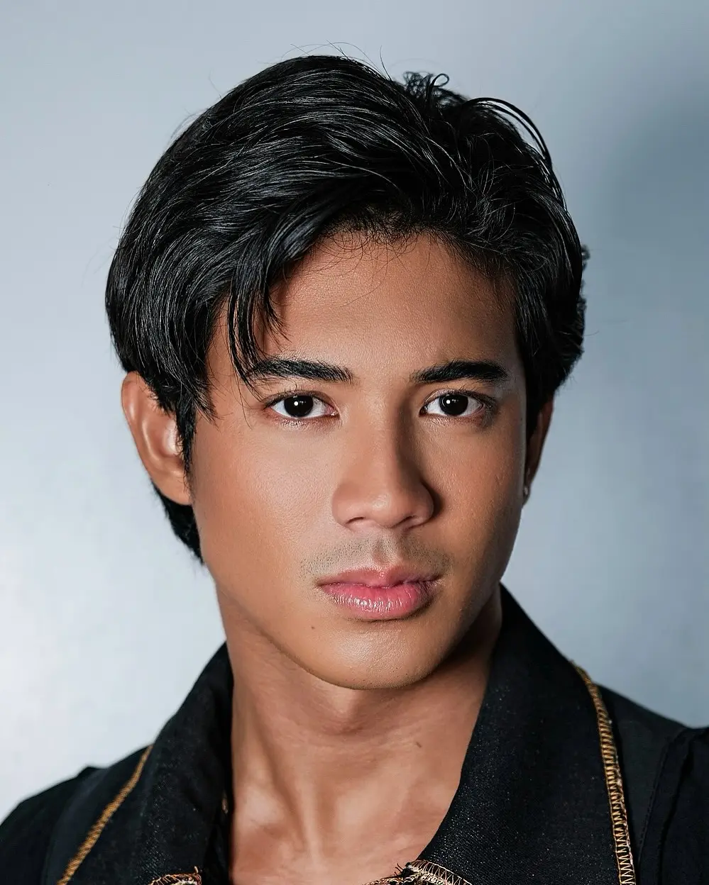 Model and Make-Up Artist : Kenneth Rios Marcelino