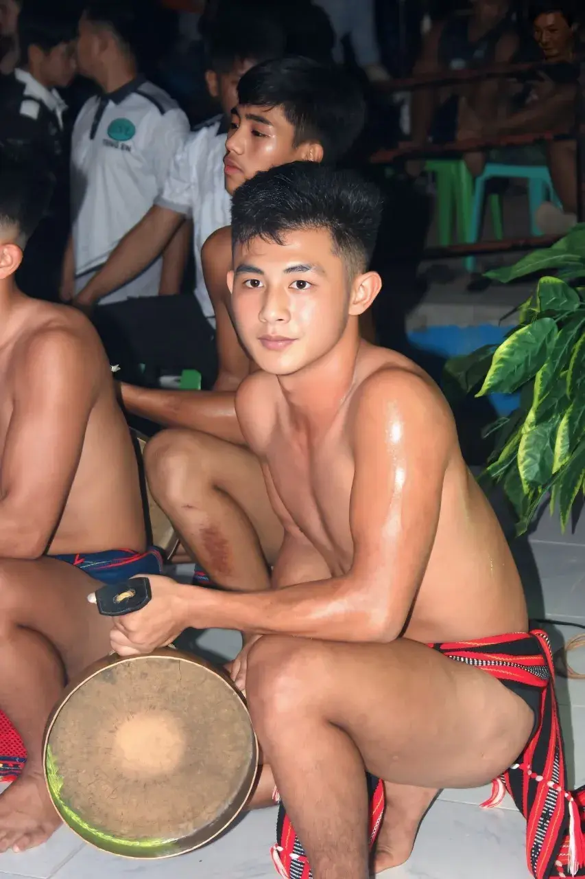 รักหนุ่ม..อิฟูเกา