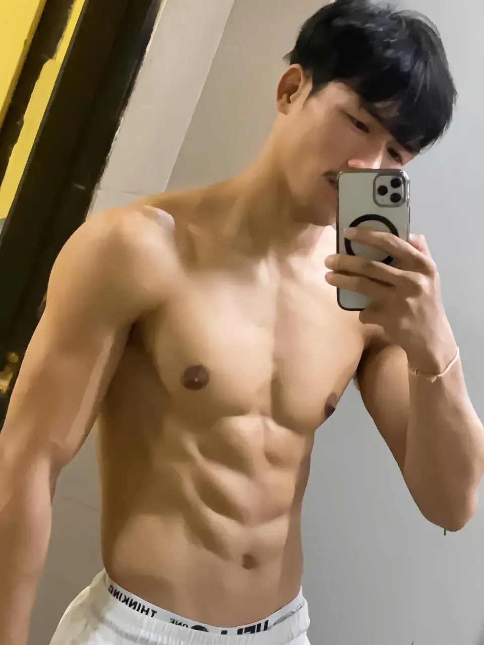 เอวพร้อมลั้น