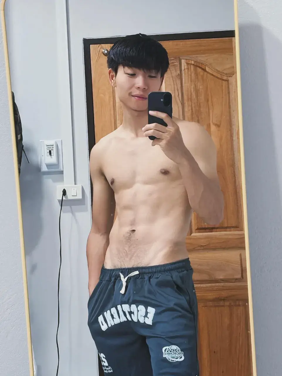เอวพร้อมลั้น