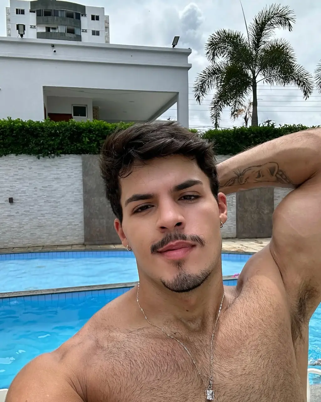 Cool GUY : Júnior Soares