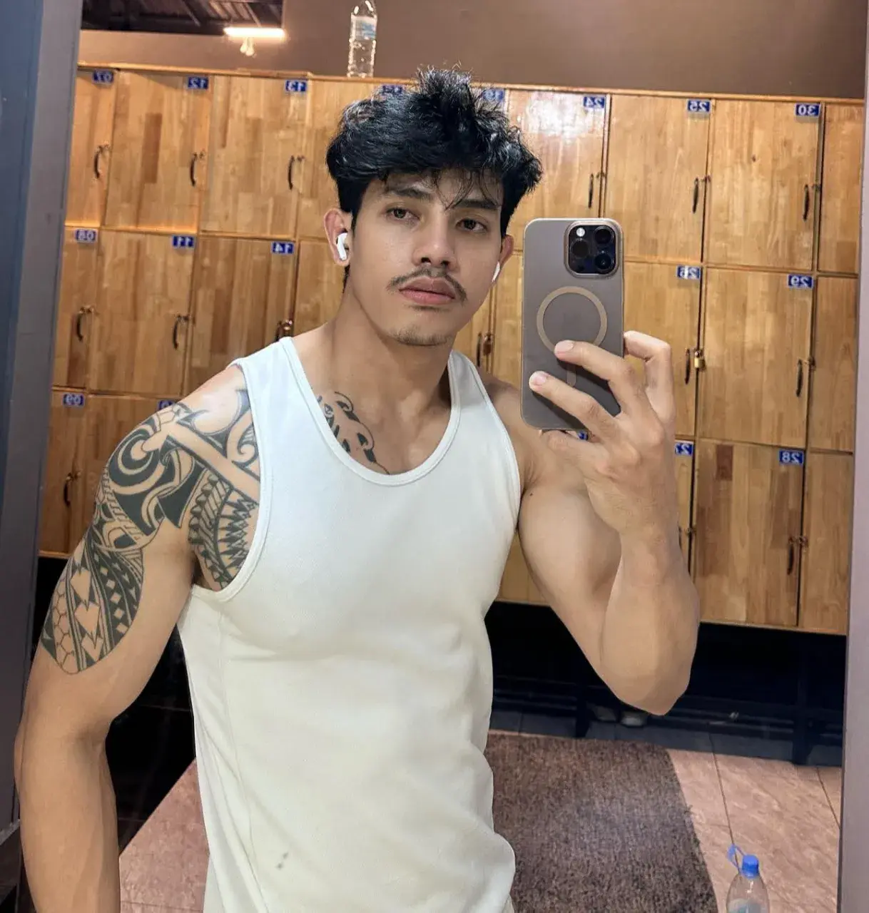 นายเเบบหนุ่มเขมร