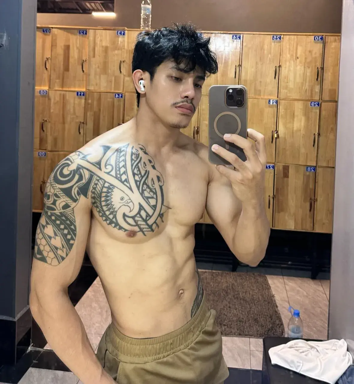 นายเเบบหนุ่มเขมร