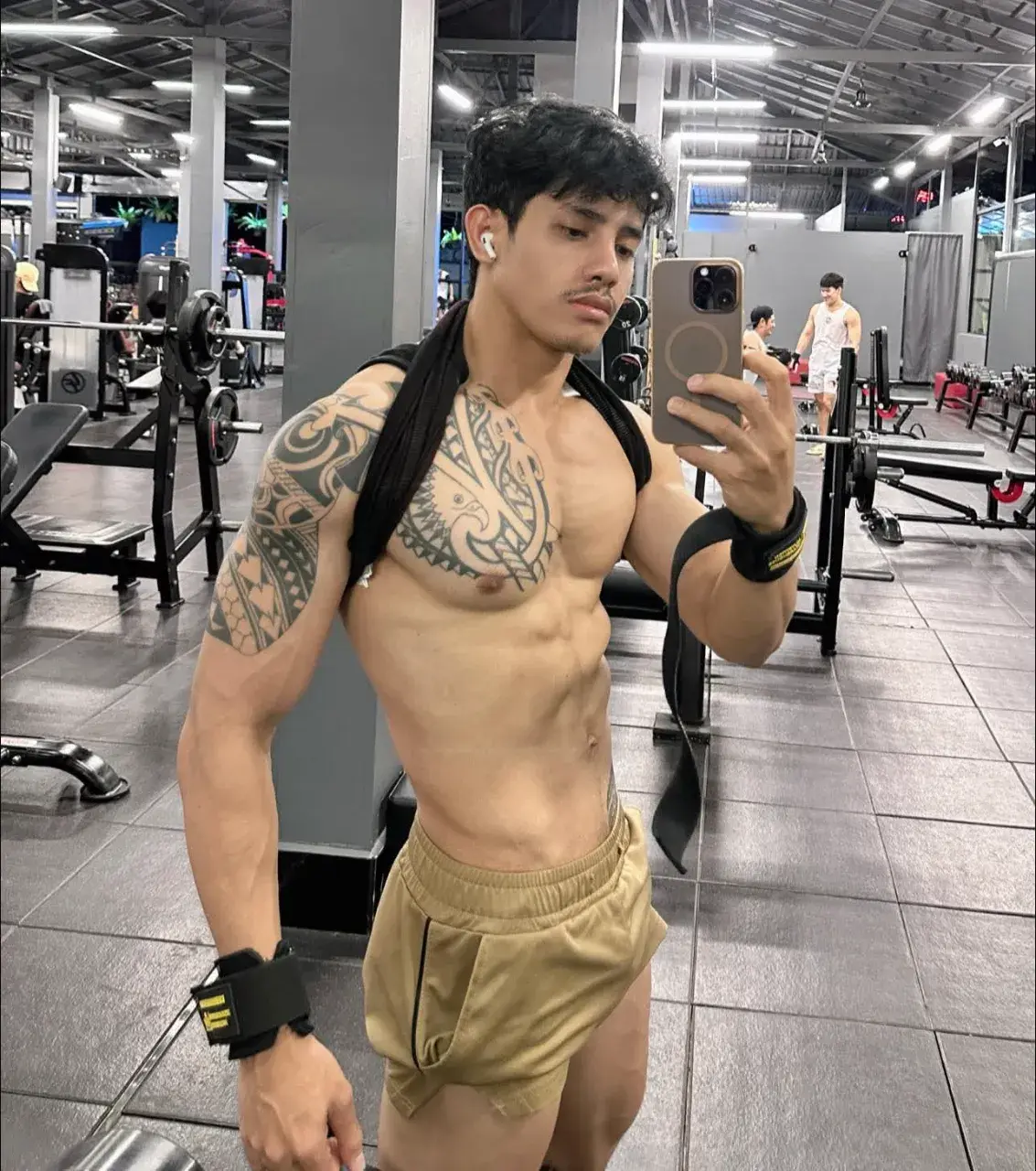 นายเเบบหนุ่มเขมร