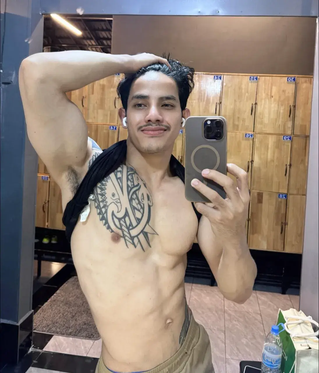 นายเเบบหนุ่มเขมร