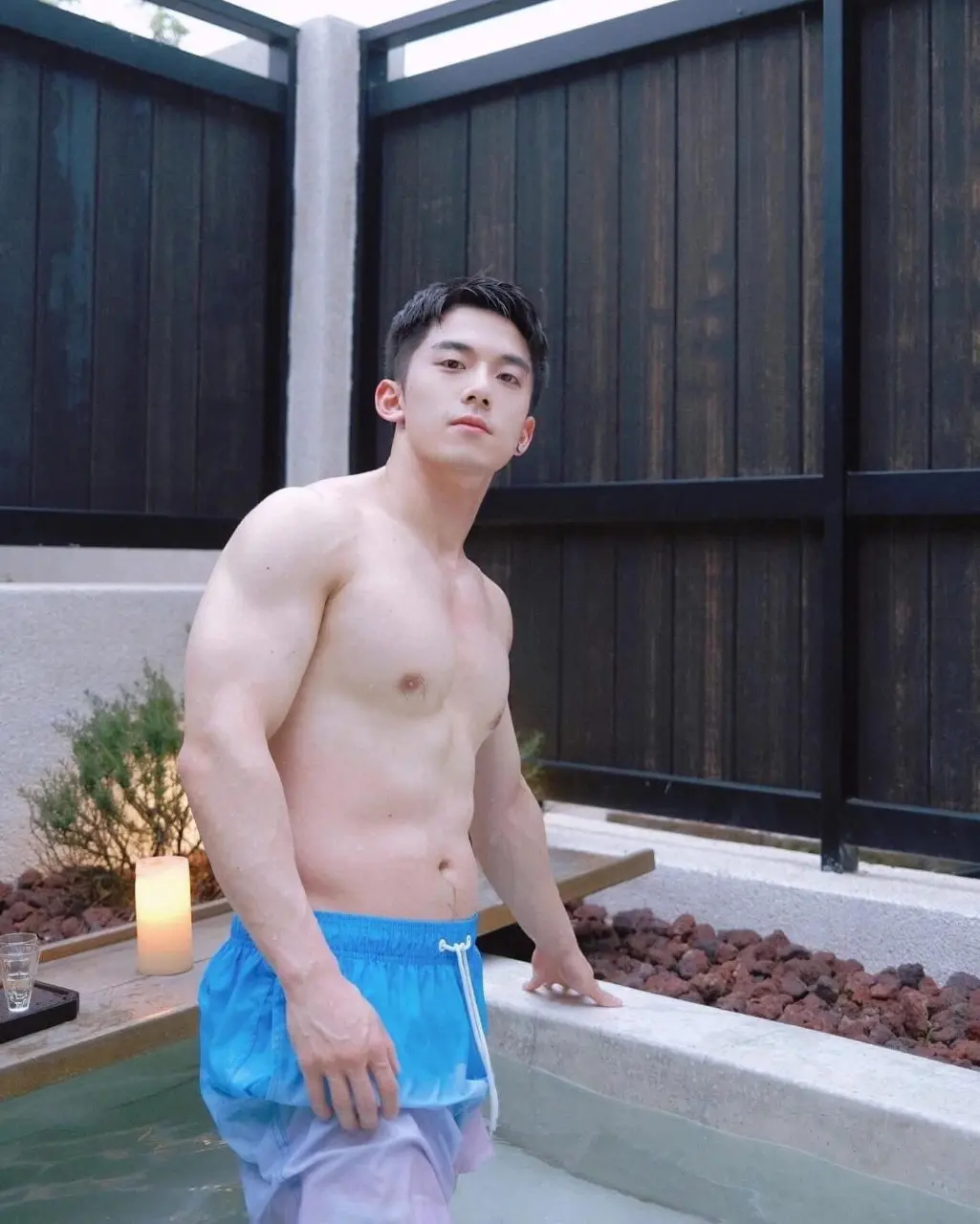 ถอดโชว์เรือนร่าง 2940