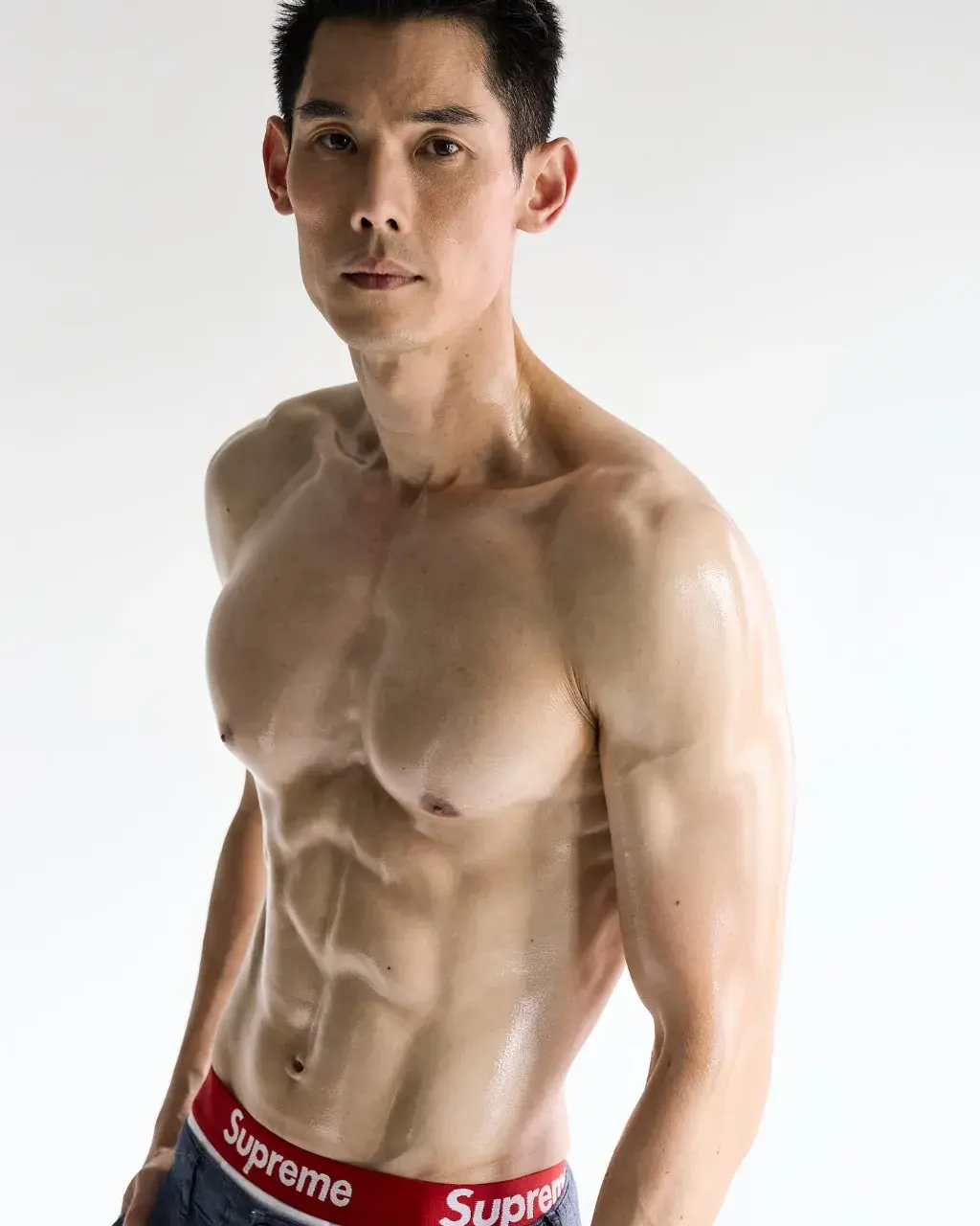 สูงยาวเข่าดีสมคำร่ำลือ