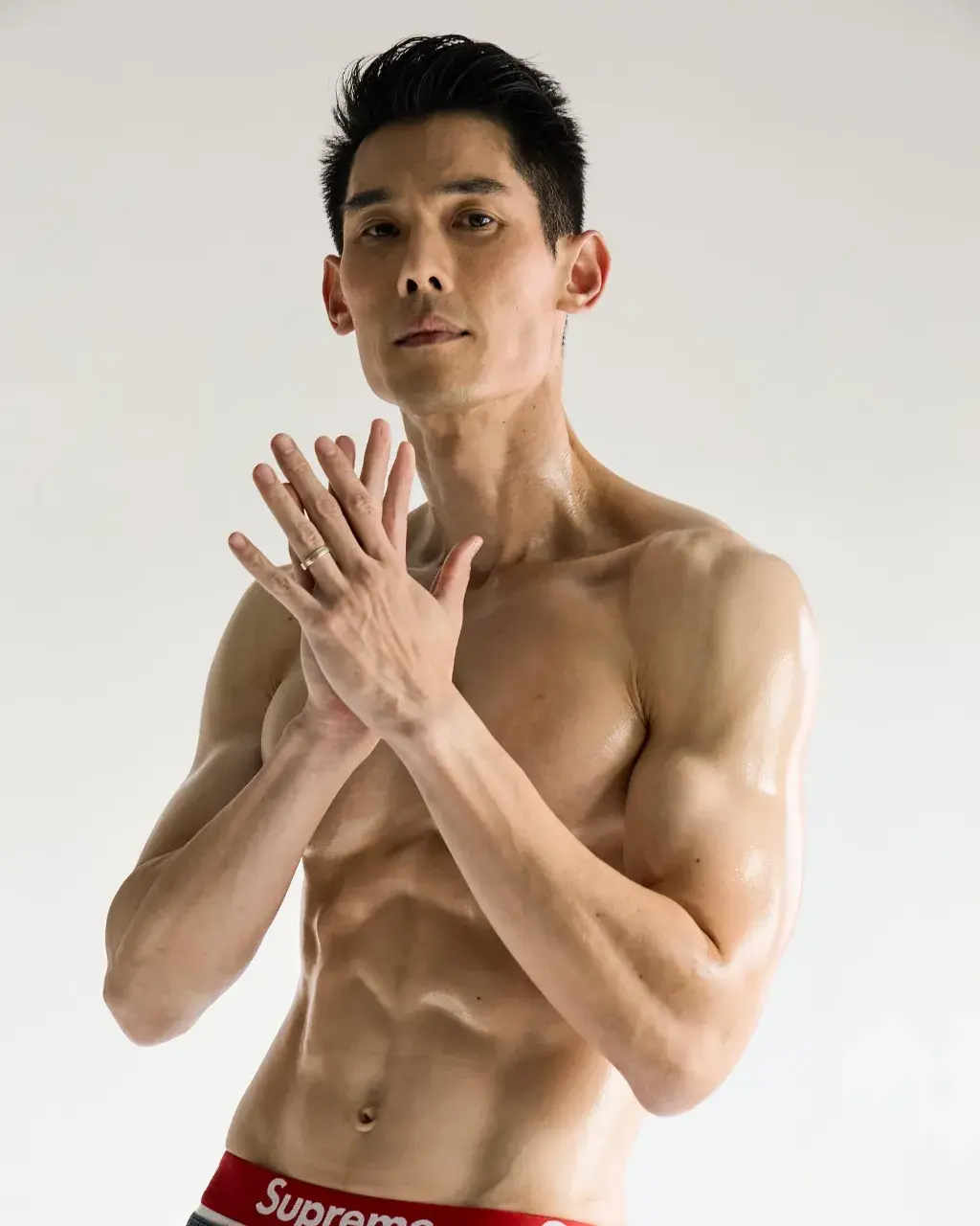 สูงยาวเข่าดีสมคำร่ำลือ