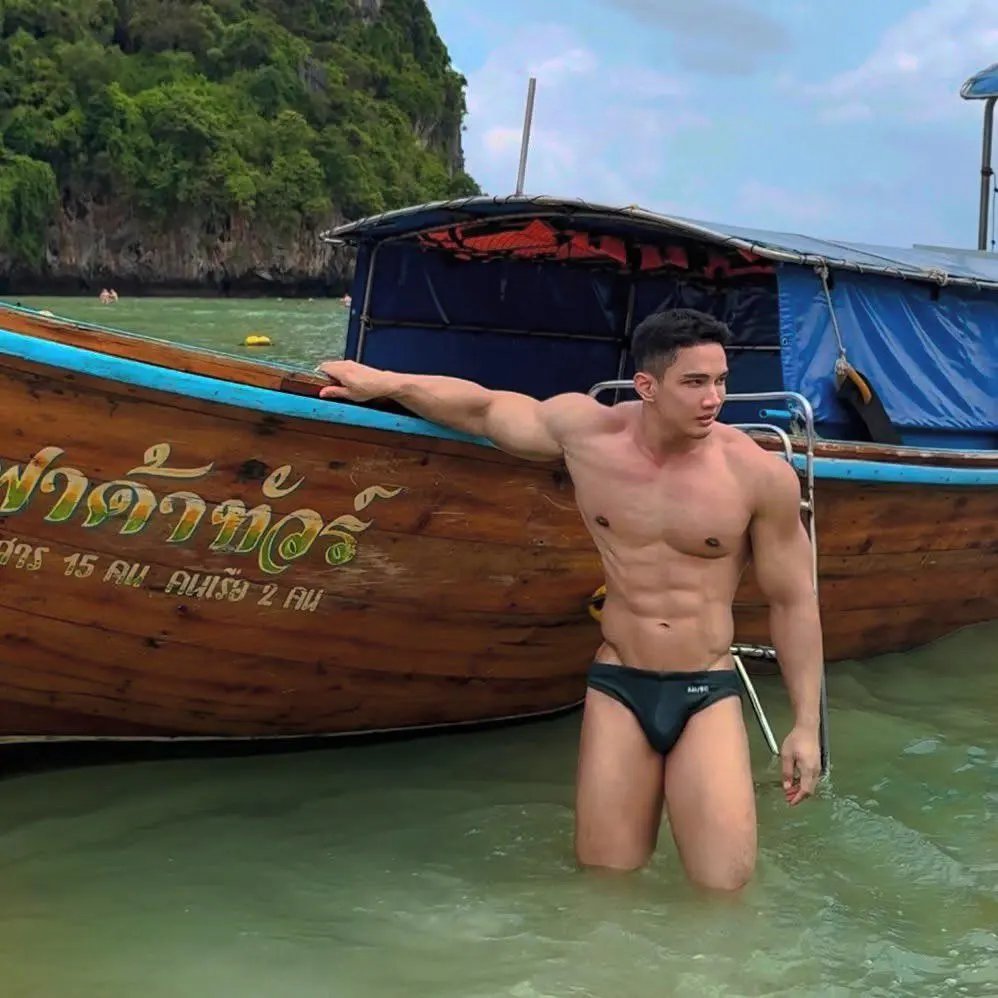 Picked up from Asian Guys In Speedo Style Swimwear