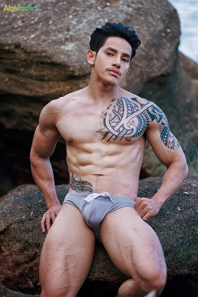 Picked up from Asian Guys In Speedo Style Swimwear